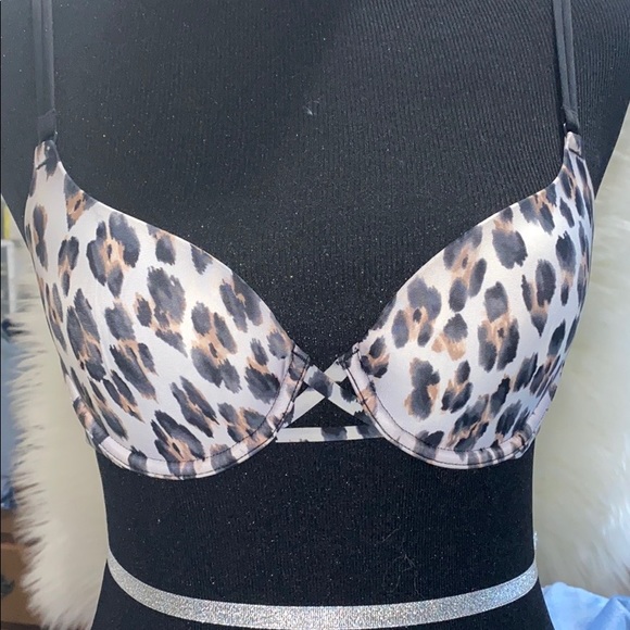 VICTORIA’S Secret bra - Picture 9 of 15